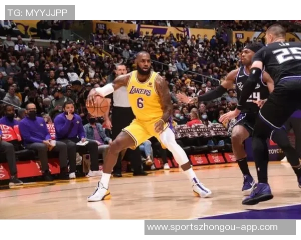 阿特金森坦言投篮不进令人沮丧强调球队今晚全力以赴 阿特金森坦言投篮不进令人沮丧强调球队今晚全力以赴